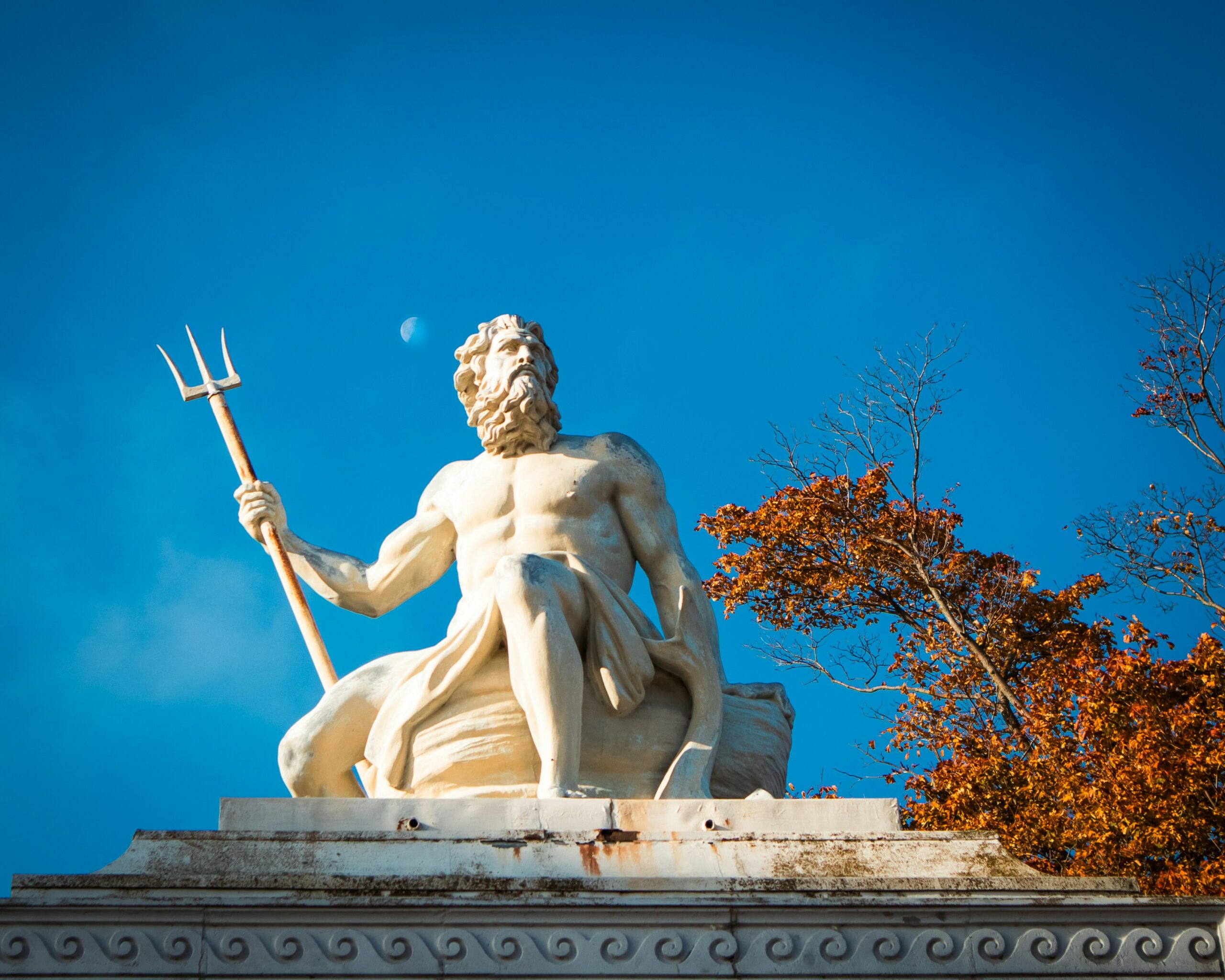 Statue of poseidon standing